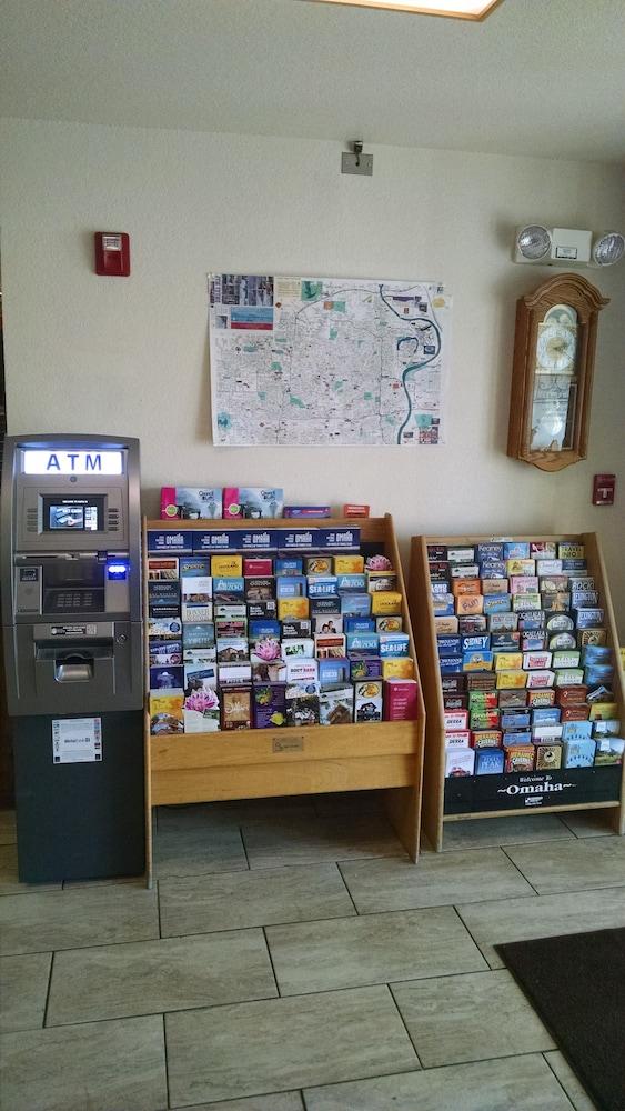 Hotel Super 8 By Wyndham Omaha Eppley Airport/carter 3*