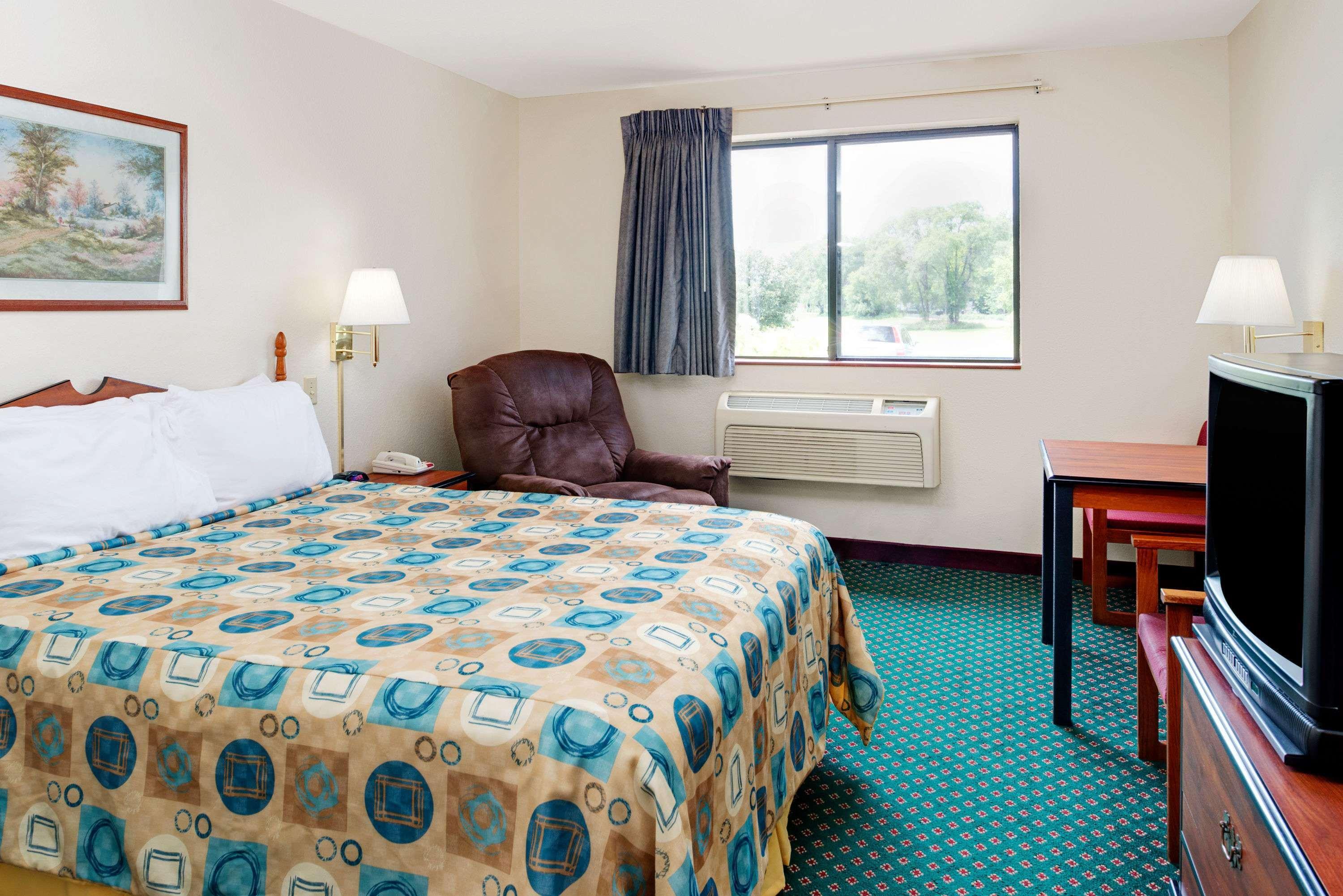 Hotel Super 8 By Wyndham Omaha Eppley Airport/carter