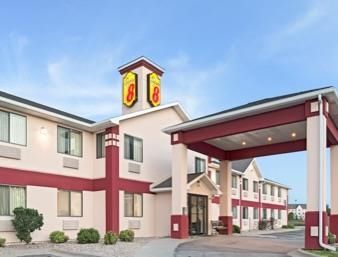 Super 8 By Wyndham Omaha Eppley Airport/carter