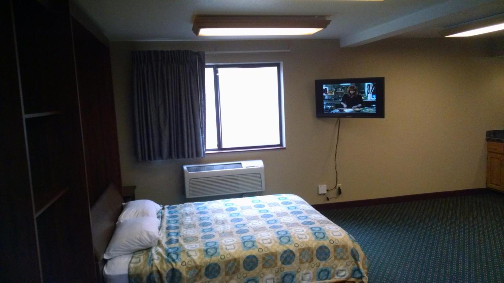 Super 8 By Wyndham Omaha Eppley Airport/carter Hotel Carter Lake