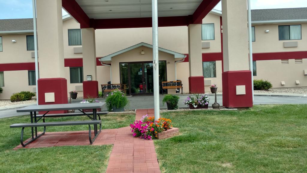 Hotel Super 8 By Wyndham Omaha Eppley Airport/carter 3*