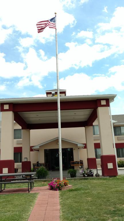 Super 8 By Wyndham Omaha Eppley Airport/carter Hotel 3*
