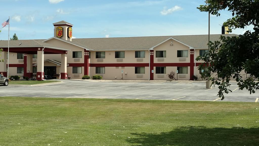 Super 8 By Wyndham Omaha Eppley Airport/carter Carter Lake