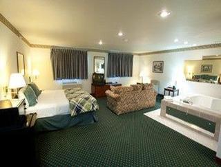 Super 8 By Wyndham Omaha Eppley Airport/carter Hotel 3*