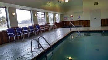 Super 8 By Wyndham Omaha Eppley Airport/carter
