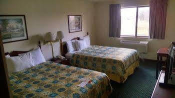 Super 8 By Wyndham Omaha Eppley Airport/carter Hotel