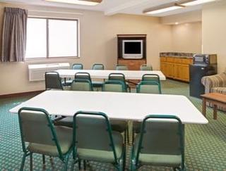 Super 8 By Wyndham Omaha Eppley Airport/carter Carter Lake