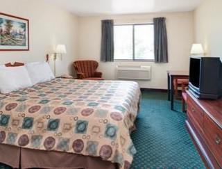 Super 8 By Wyndham Omaha Eppley Airport/carter Hotel Carter Lake