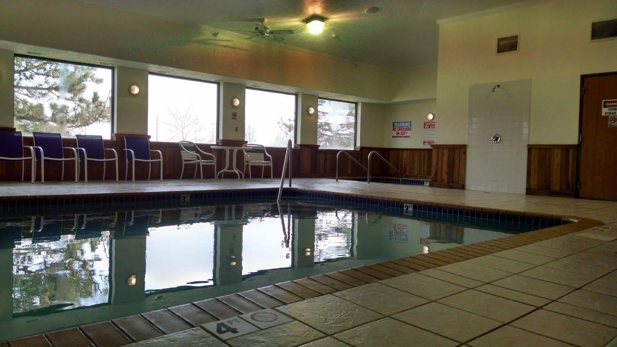 Super 8 By Wyndham Omaha Eppley Airport/carter