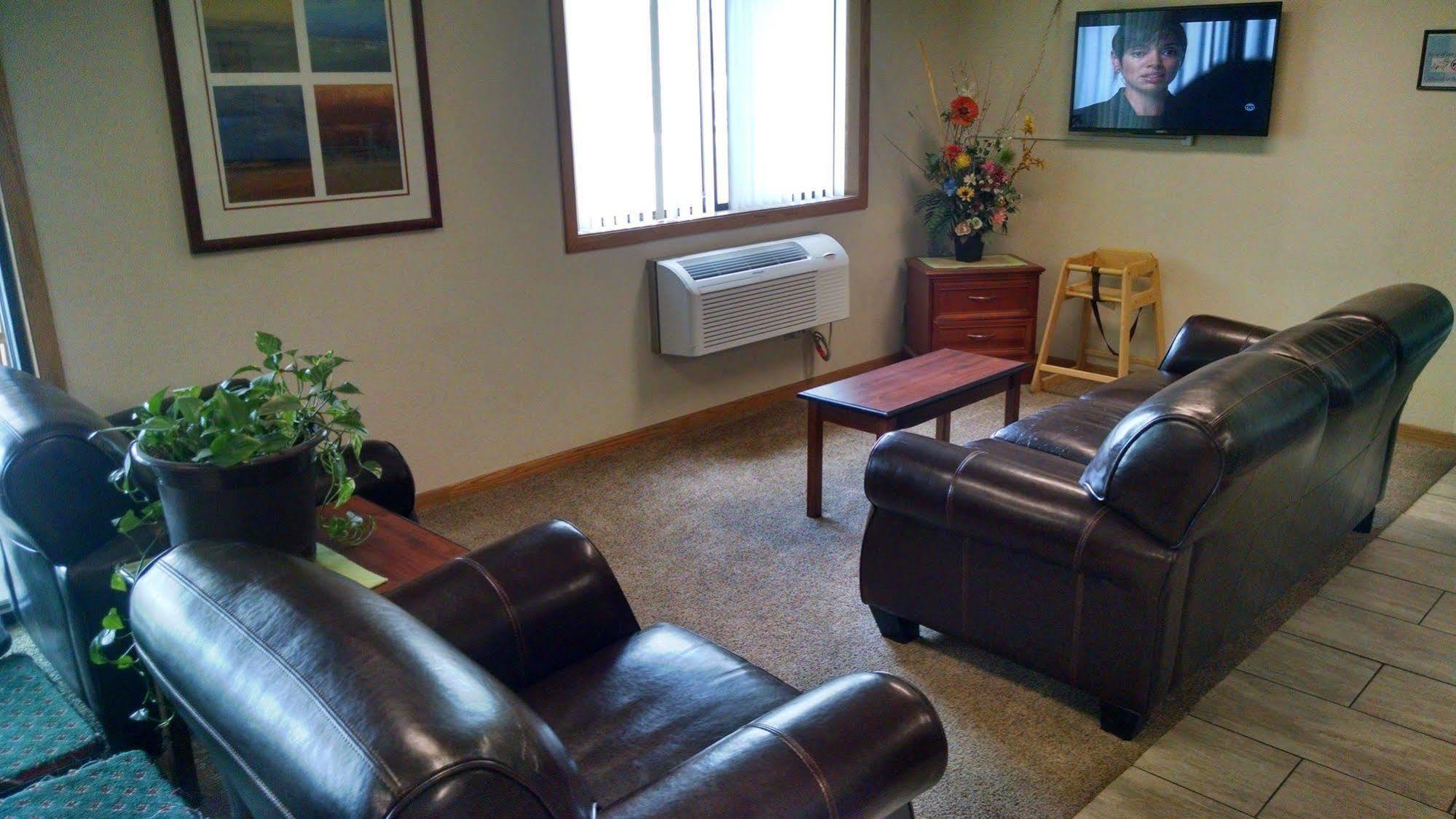 Super 8 By Wyndham Omaha Eppley Airport/carter Carter Lake