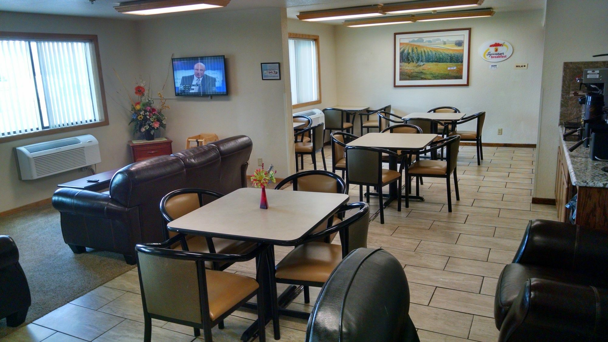 Super 8 By Wyndham Omaha Eppley Airport/carter Hotel 3*